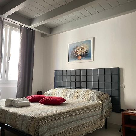 Saturno House Cagliari Center Hotel Ngoại thất bức ảnh