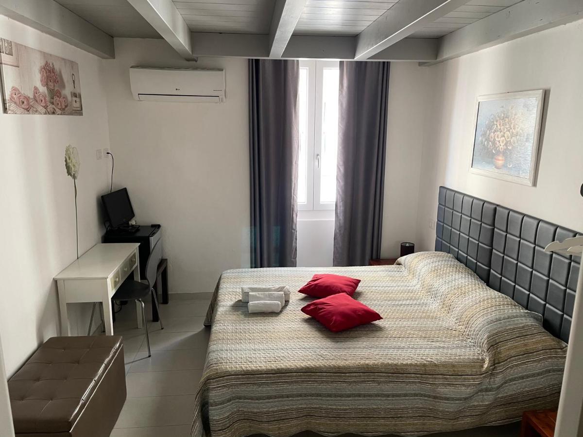 Saturno House Cagliari Center Hotel Ngoại thất bức ảnh