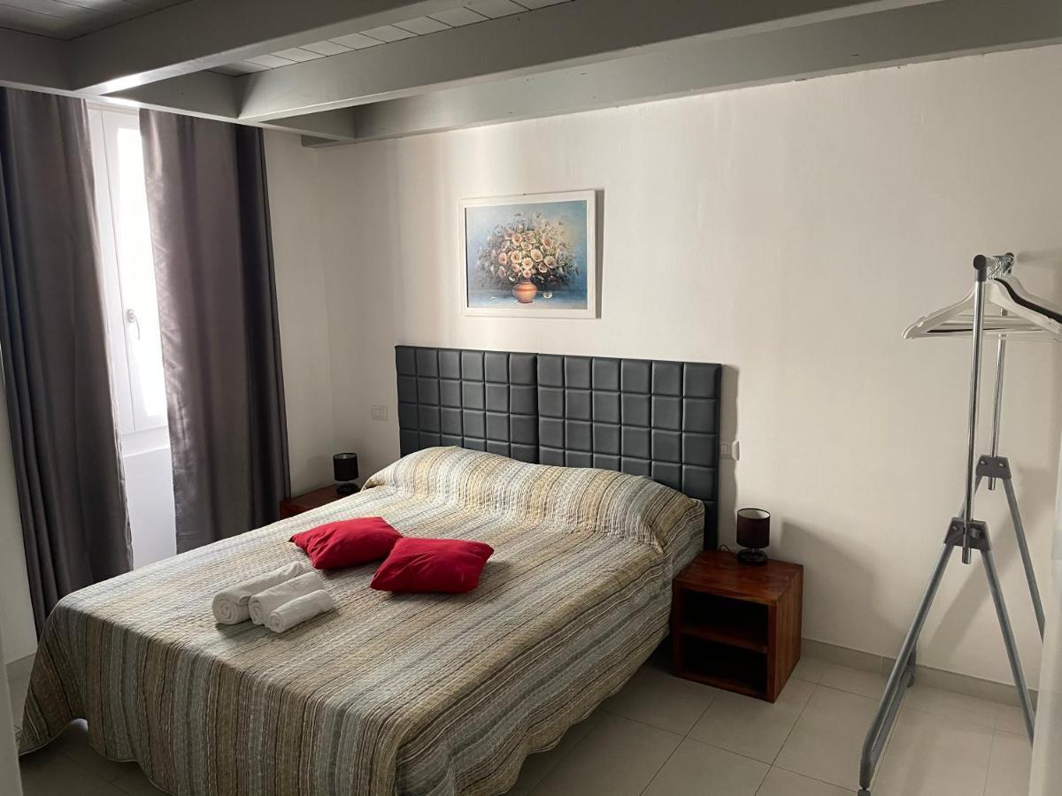 Saturno House Cagliari Center Hotel Ngoại thất bức ảnh